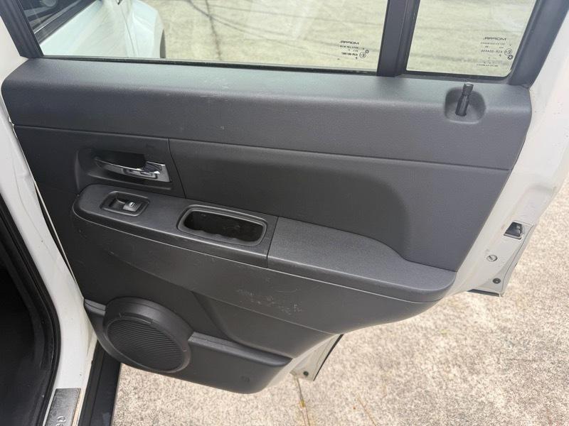 Jeep Liberty Sport 2WD 2012