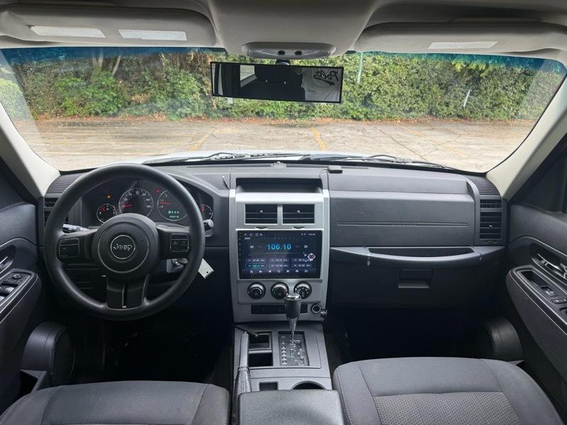 Jeep Liberty Sport 2WD 2012
