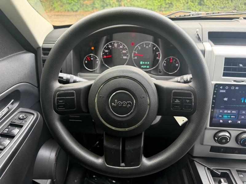 Jeep Liberty Sport 2WD 2012