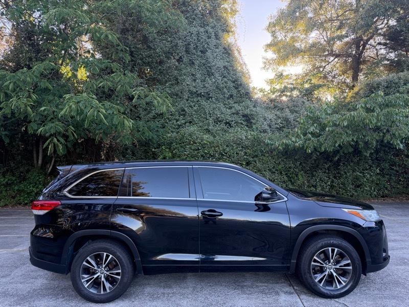 Toyota Highlander LE Plus FWD V6 2018