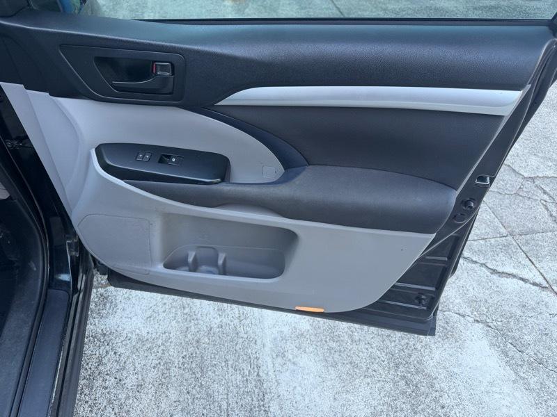 Toyota Highlander LE Plus FWD V6 2018