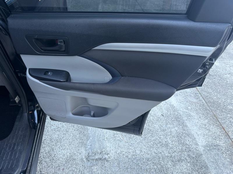 Toyota Highlander LE Plus FWD V6 2018