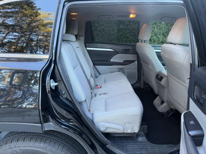 Toyota Highlander LE Plus FWD V6 2018
