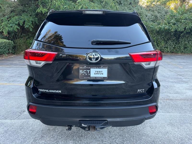 Toyota Highlander LE Plus FWD V6 2018