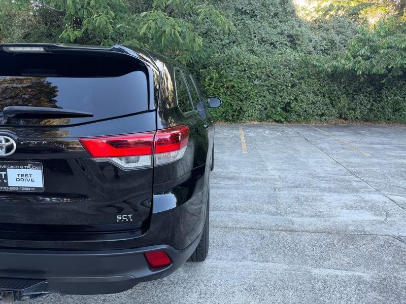 Toyota Highlander LE Plus FWD V6 2018