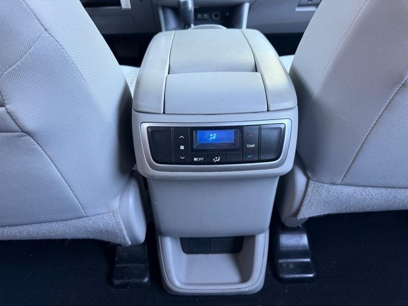 Toyota Highlander LE Plus FWD V6 2018
