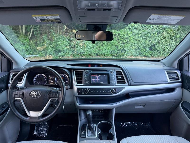Toyota Highlander LE Plus FWD V6 2018