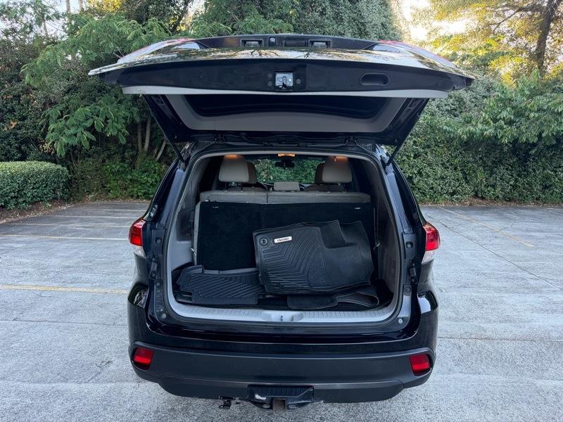 Toyota Highlander LE Plus FWD V6 2018