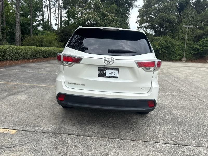 Toyota Highlander LE FWD I4 2016