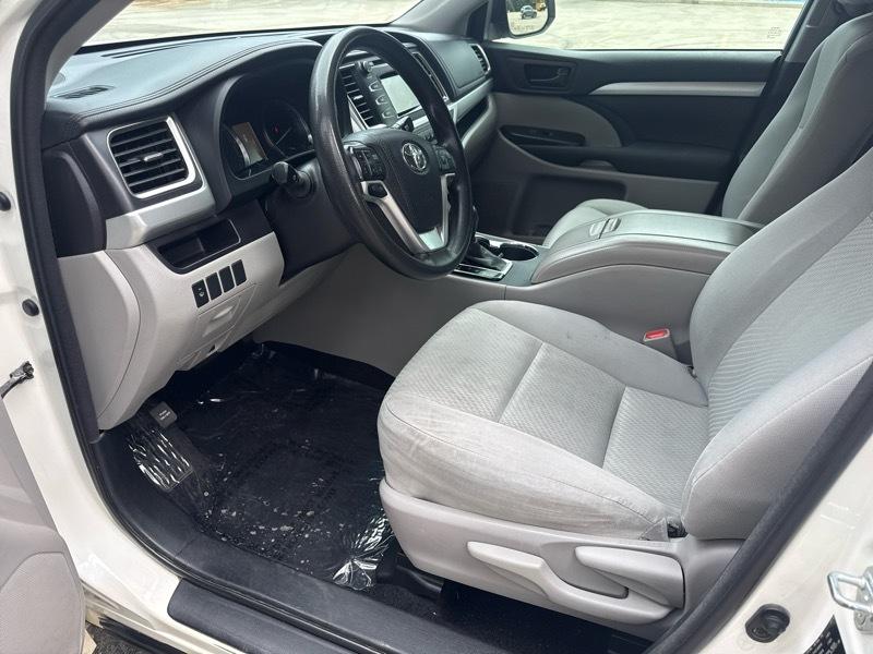 Toyota Highlander LE FWD I4 2016