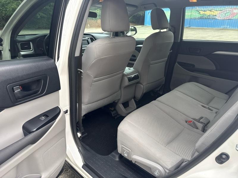 Toyota Highlander LE FWD I4 2016