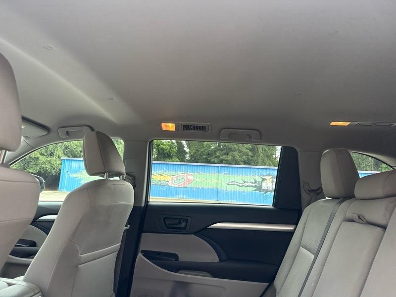Toyota Highlander LE FWD I4 2016