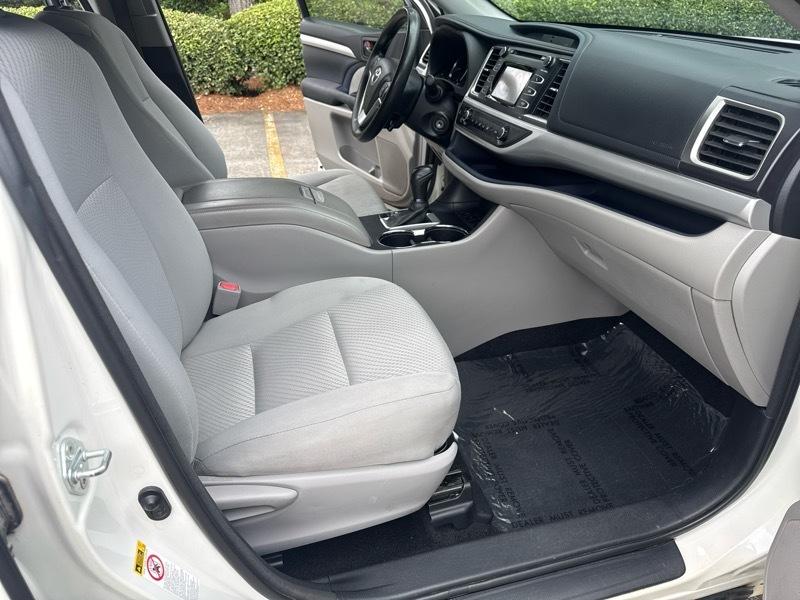Toyota Highlander LE FWD I4 2016