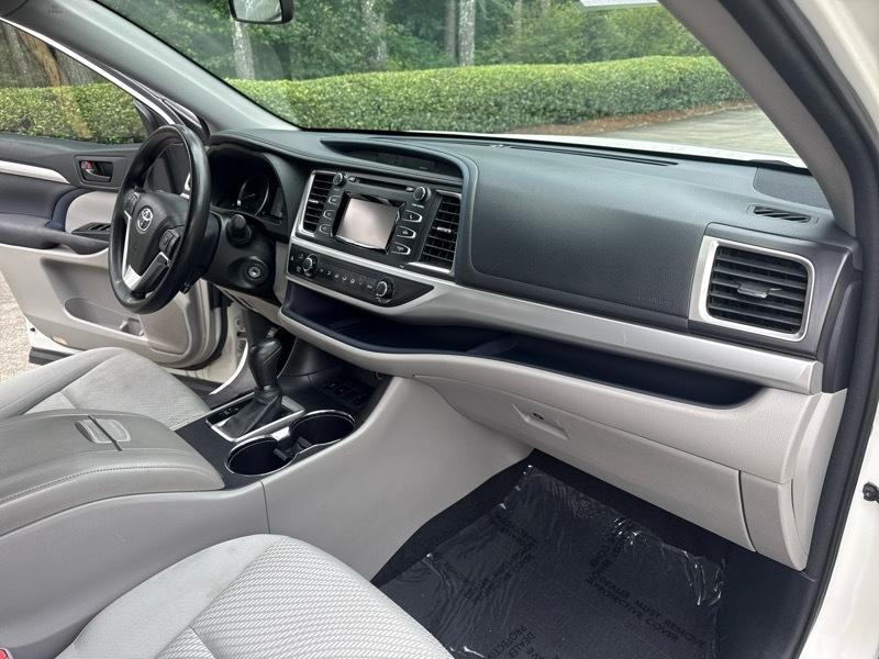 Toyota Highlander LE FWD I4 2016