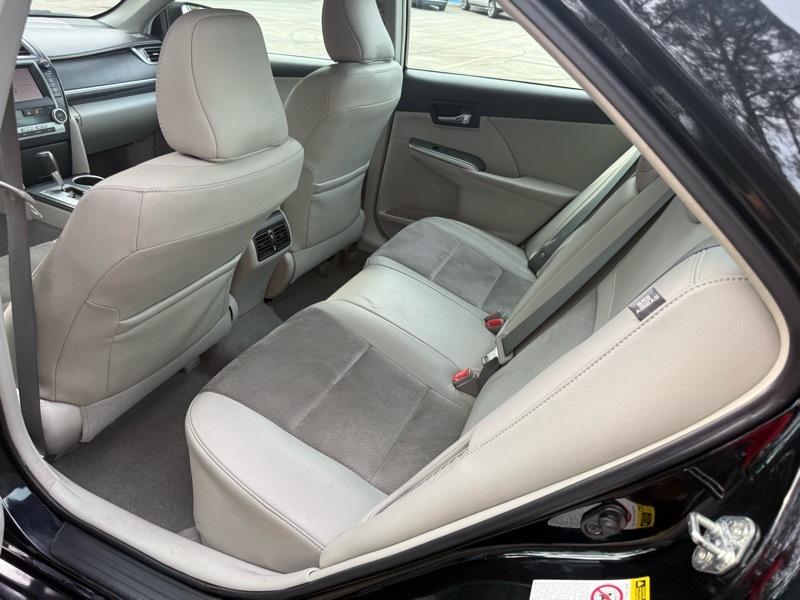 Toyota Camry Hybrid LE 2012