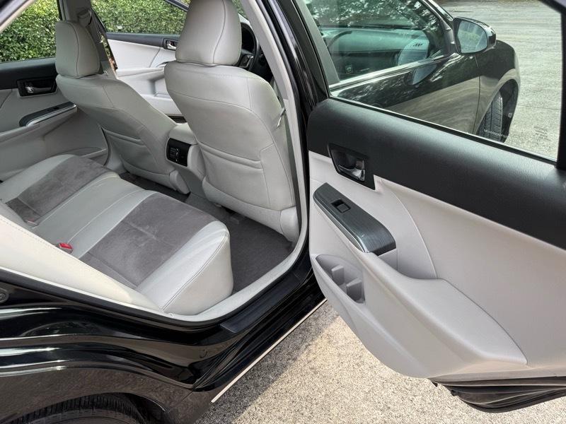 Toyota Camry Hybrid LE 2012