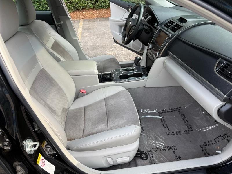 Toyota Camry Hybrid LE 2012