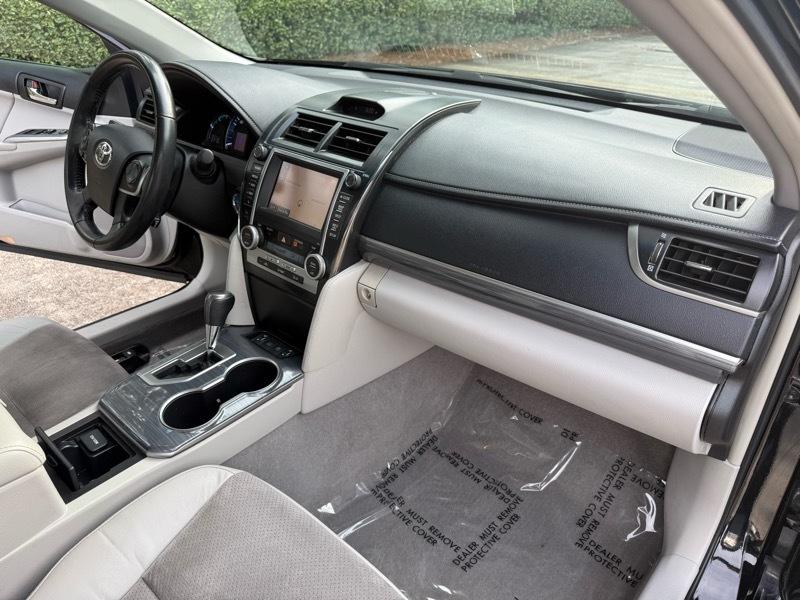 Toyota Camry Hybrid LE 2012