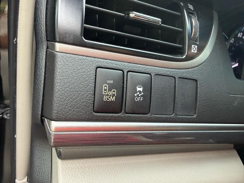 Toyota Camry Hybrid LE 2012