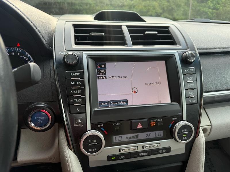 Toyota Camry Hybrid LE 2012
