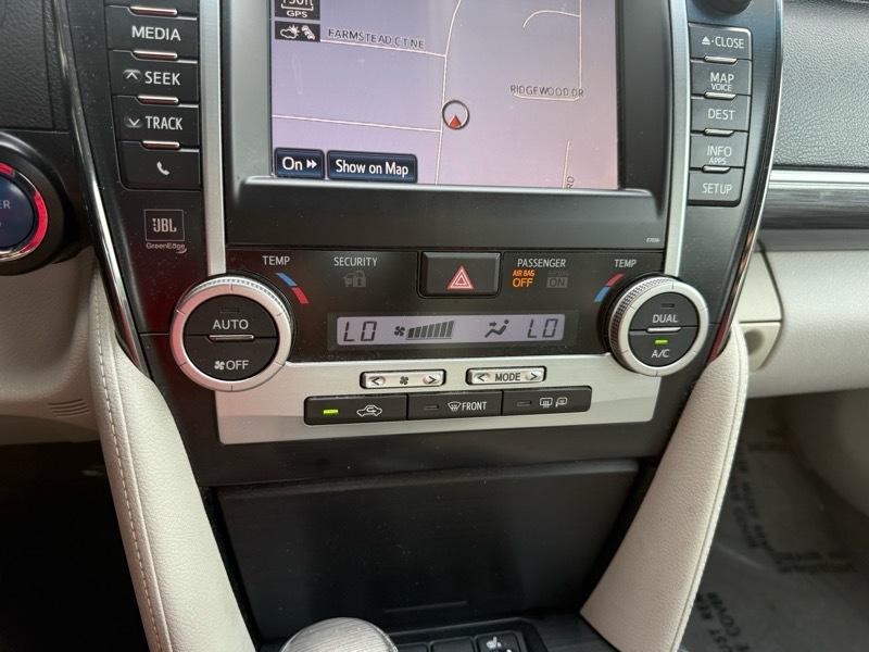 Toyota Camry Hybrid LE 2012