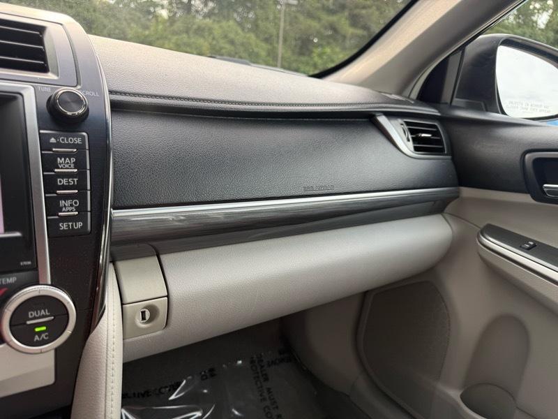 Toyota Camry Hybrid LE 2012