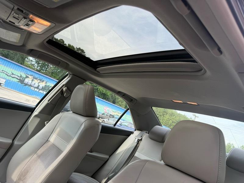 Toyota Camry Hybrid LE 2012
