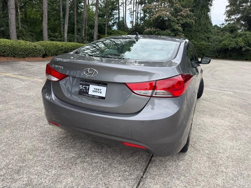 Hyundai Elantra Limited 2012