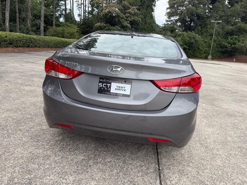 Hyundai Elantra Limited 2012