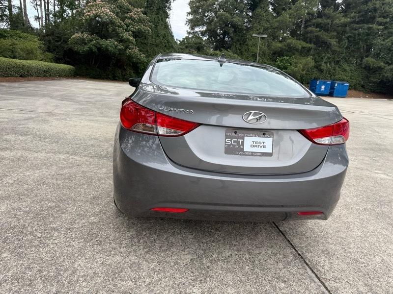 Hyundai Elantra Limited 2012