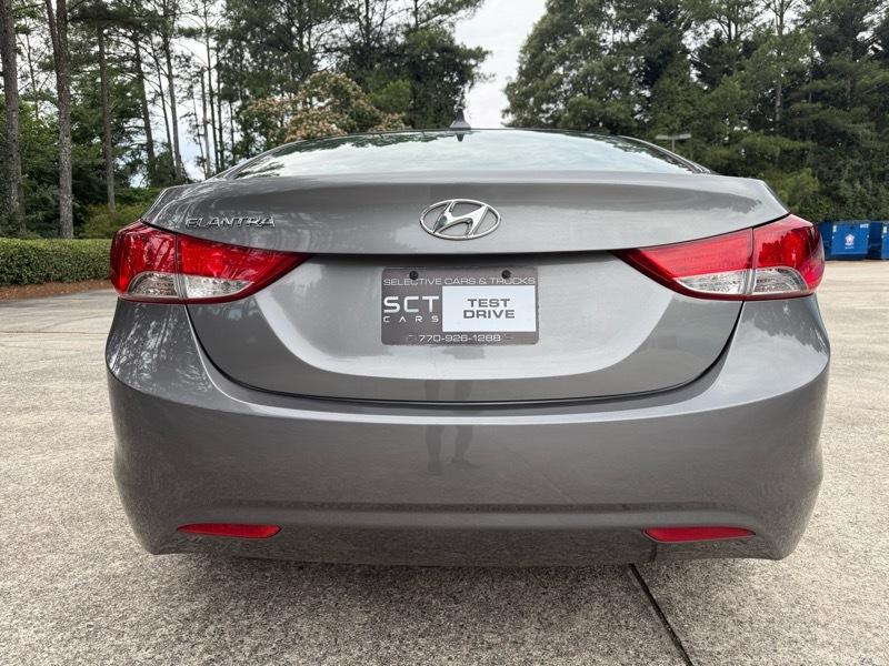 Hyundai Elantra Limited 2012