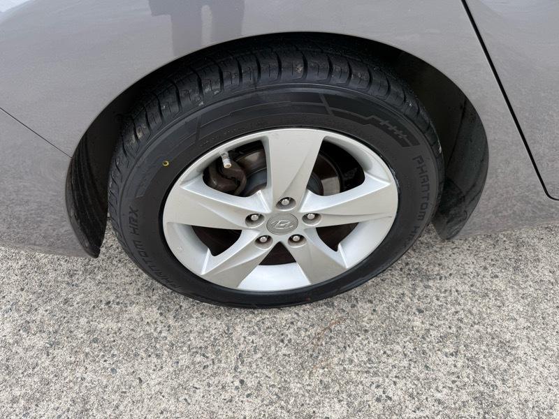 Hyundai Elantra Limited 2012