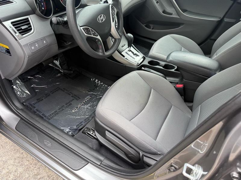 Hyundai Elantra Limited 2012