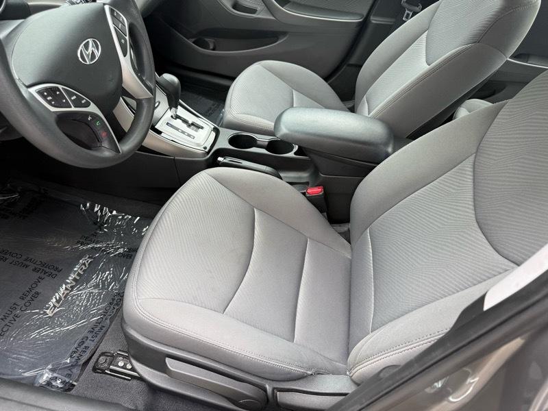 Hyundai Elantra Limited 2012