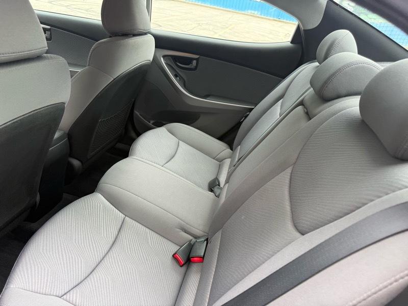 Hyundai Elantra Limited 2012