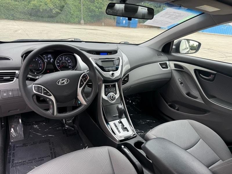 Hyundai Elantra Limited 2012