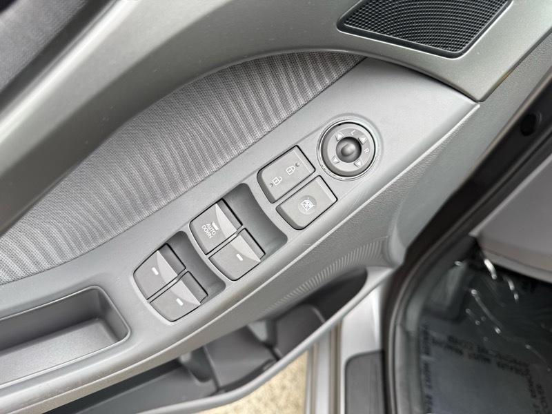 Hyundai Elantra Limited 2012