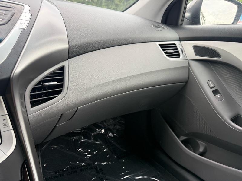 Hyundai Elantra Limited 2012
