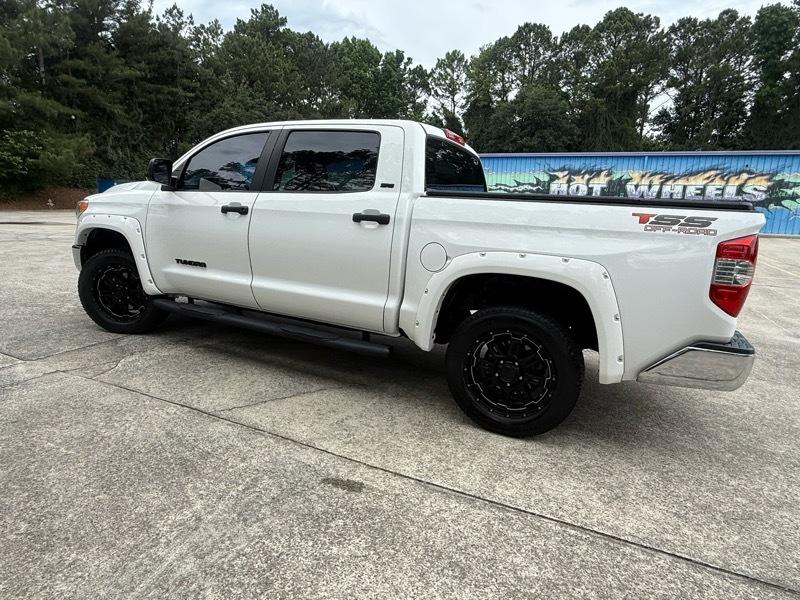Toyota Tundra SR5 4.6L V8 CrewMax 2WD 2017