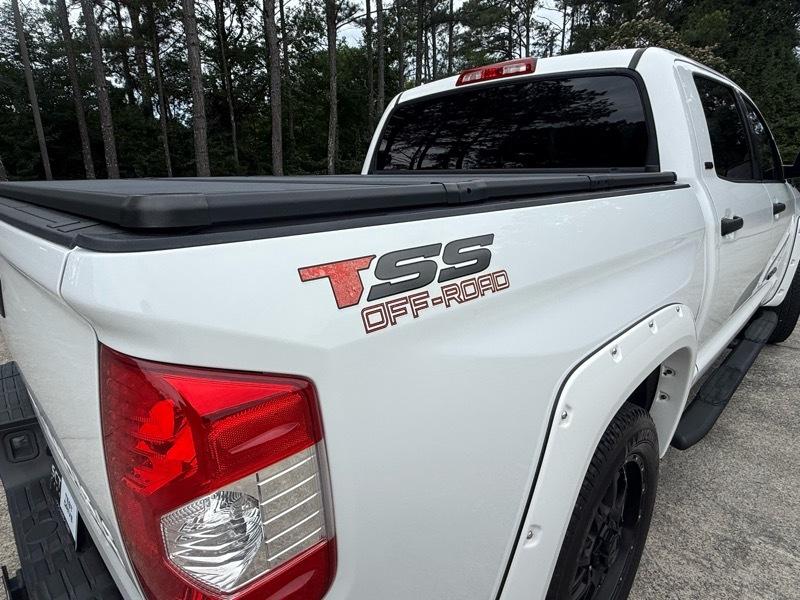 Toyota Tundra SR5 4.6L V8 CrewMax 2WD 2017