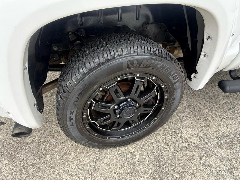 Toyota Tundra SR5 4.6L V8 CrewMax 2WD 2017