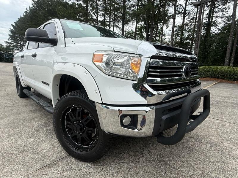 Toyota Tundra SR5 4.6L V8 CrewMax 2WD 2017