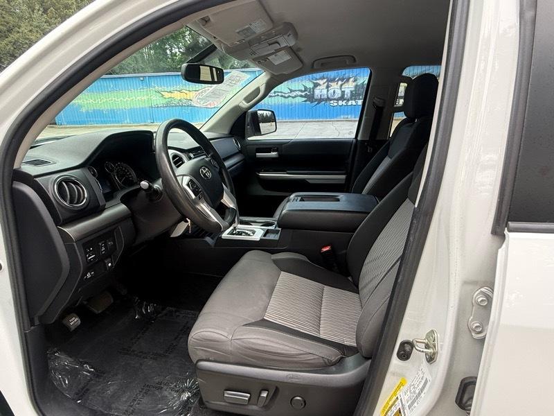 Toyota Tundra SR5 4.6L V8 CrewMax 2WD 2017