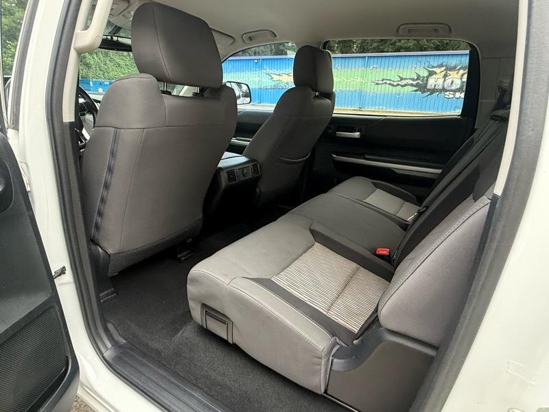 Toyota Tundra SR5 4.6L V8 CrewMax 2WD 2017