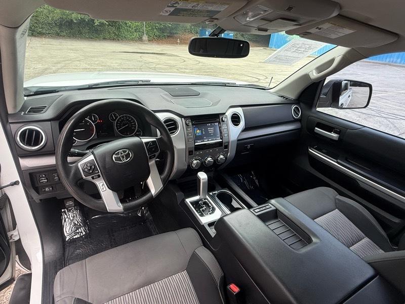 Toyota Tundra SR5 4.6L V8 CrewMax 2WD 2017