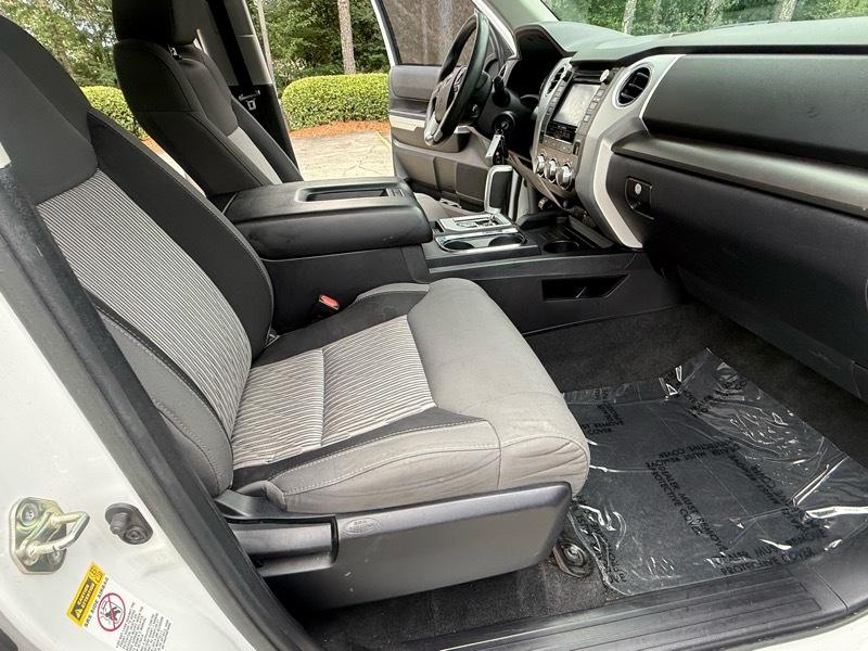 Toyota Tundra SR5 4.6L V8 CrewMax 2WD 2017