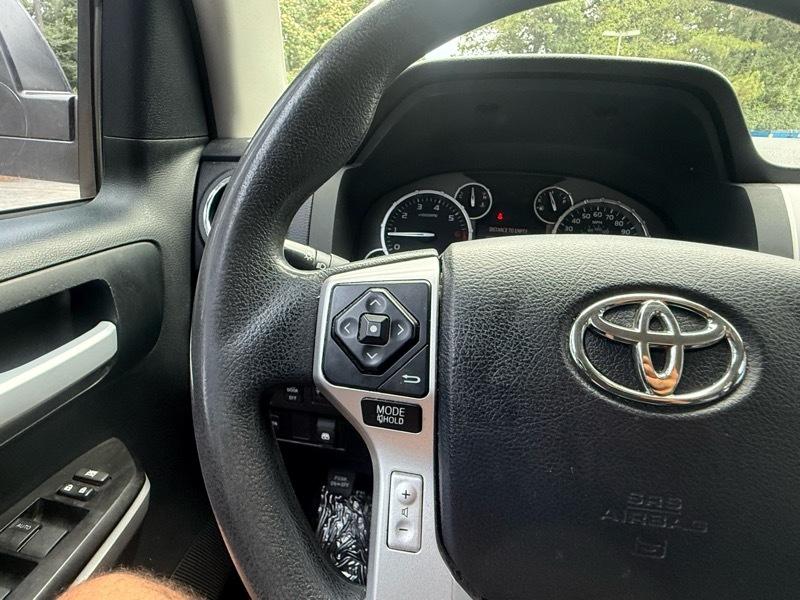 Toyota Tundra SR5 4.6L V8 CrewMax 2WD 2017