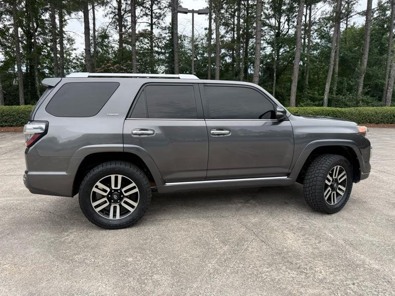 Toyota 4Runner SR5 4WD 2016