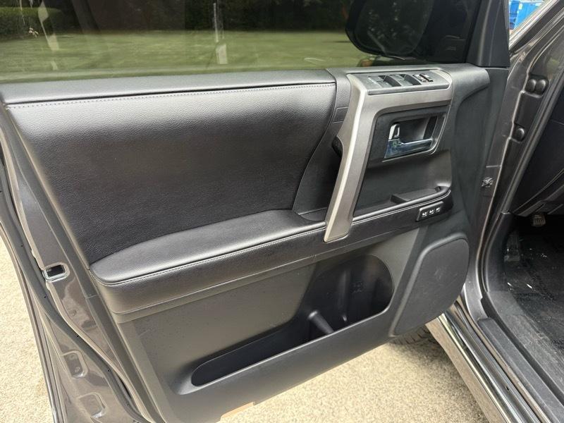 Toyota 4Runner SR5 4WD 2016