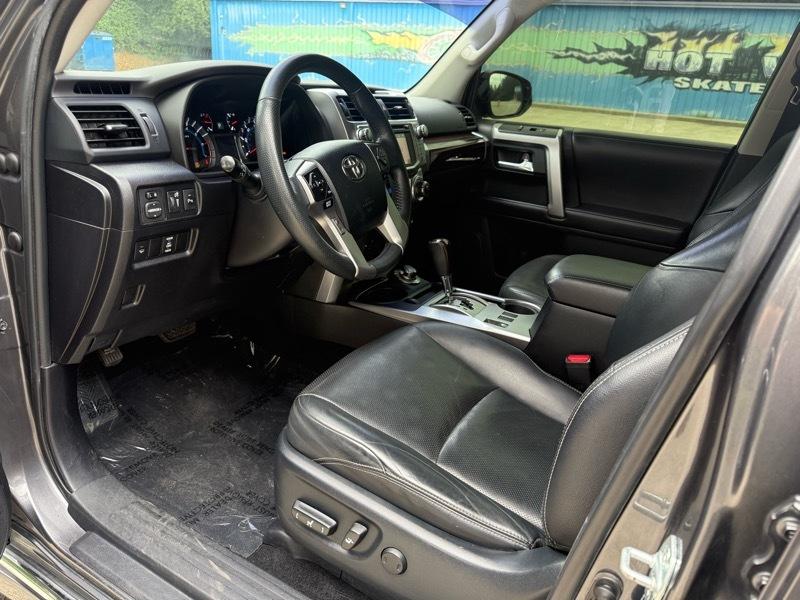 Toyota 4Runner SR5 4WD 2016